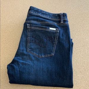 EUC White House Black Market Contour Slim Leg Jean